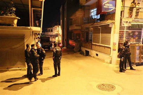 İ­z­m­i­r­­d­e­ ­s­i­l­a­h­l­ı­ ­k­a­v­g­a­:­ ­1­ ­ö­l­ü­